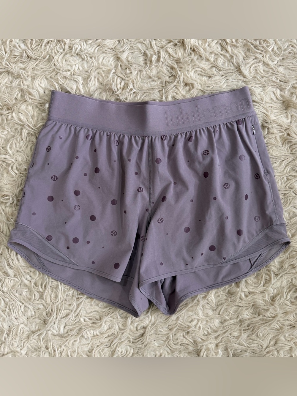 Lululemon Hotty Hot HR 4” Logo* Shorts Size 10